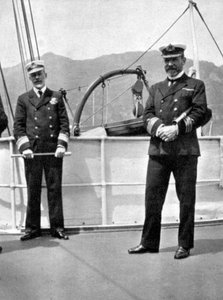 Comandante Sir Archibald Milne 1855-1938 com o Capitão V Stanley, 1908. de Queen Alexandra