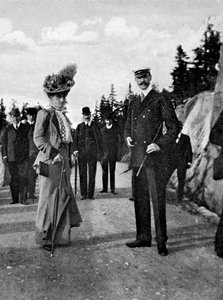 Rei Haakon VII da Noruega 1872-1957 com sua esposa, rainha Maud 869-1938, 1908.