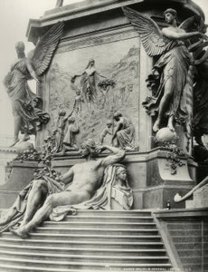 Berlim, monumento ao imperador Guilherme I, pedestal de Reinhold Begas