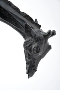 Grande girafa com cabeça abaixada, modelado em 1909-10, fundido antes de 1913 (bronze) (ver também 3084917-43) de Rembrandt Bugatti