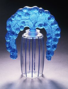 Bouchons Mures No. 495, c.1920 (vidro transparente e esmaltado de azul) de Rene Jules Lalique