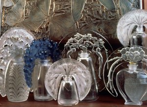 Perfume flacon em vidro de Rene Jules Lalique