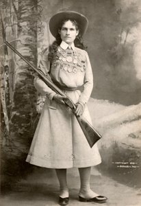 Annie Oakley Com uma Espingarda de Richard Kyle Fox