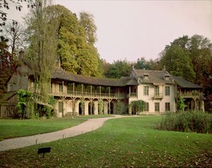 O Hameau de Marie-Antoinette (1755-93), construído em 1783-86