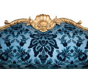 Um sofá de madeira dourada George III de Robert Adam