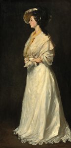 Mulher jovem de branco