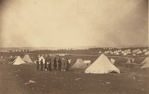Quartel General dos Bosquets com vista para a Quinta Mackenzie. de Roger Fenton