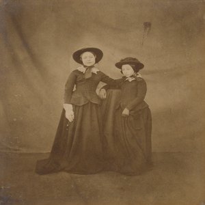 Vitória, princesa real, e a princesa Alice de Roger Fenton