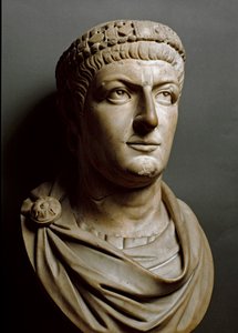 Busto de Constantino, o Grande (escultura em mármore) de Roman