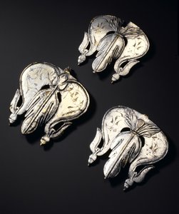 Cavalaria arreios pingentes com restos de decoração niello, do site romano em Newstead, Melrose, AD 80-100 (banhado a prata) de Roman