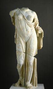 Cópia do Torso de Afrodite, tipo Venus Genetrix (mármore) de Roman