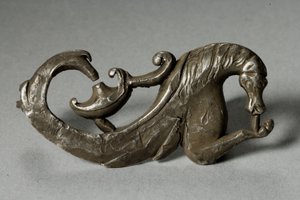 Fíbula de um hipocampo (prata) de Roman