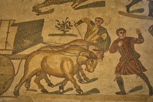 Sala da Grande Caça, cena de caça em mosaico no chão, Villa Romana del Casale, Piazza Armerina, Sicília, Itália (foto) de Roman