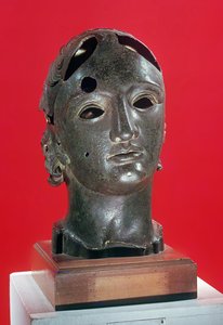 Chefe de Apolo, de Nimes, primeiro e segundo séculos (bronze)