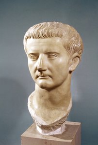 Cabeça do imperador Tibério (42 aC-37 dC) (mármore)