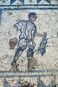Caçador no jardim romano (mosaico) de Roman