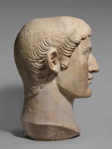 Mármore cabeça de retrato do imperador Constantino I, c. 325-370 AD (mármore) de Roman