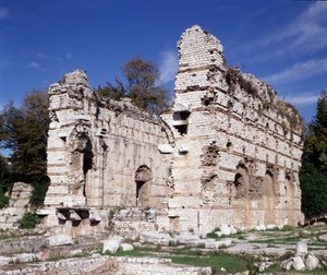 Alpes Marítimos: Restos dos banhos romanos do século III nos arenas de Nice cimiez. de Roman