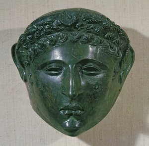 Máscara de um capacete de desfile, de Hirchova, na Romênia (bronze)