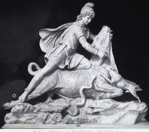 Mithras a matar o touro, a representação do culto mitraico (mármore) de Roman