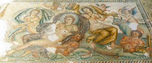 Nereides e Bythos, Casa de Aion, Paphos, Chipre (mosaico) de Roman