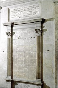 Placa do Triunfo e dos Gostos Consulares. Período do Imperador Augusto. 27 AC-14 AD. Roma, Musei Capitolini - Placa de Registro do Período Consular e Casto Triunfal do Imperador Romano Augusto (27 AC-14 d.C.). Musei Capitolini, Roma, Itália de Roman
