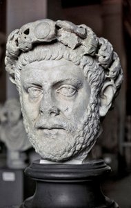 Arte Romana: Busto de Diocleciano (Gaius Aurelius Valerius Diocletianus, 245-316), Imperador Romano de 284 a 305. Escultura em mármore. Istambul, Museu Arqueológico. de Roman