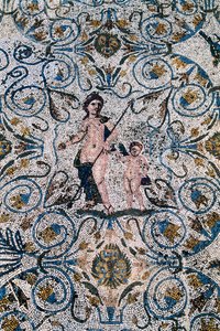 Arte Romana: Mosaico do século IV d.C. da villa romana do anfiteatro. Mérida, Museo Nacional de Arte Romano, Espanha de Roman