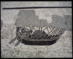 Arte Romana: Mosaico "Ship" da Corporation des gens de la mer, Place des Corporations de Roman