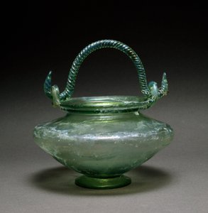 Arte romana: vaso bicónico. Século I d.C. De La Antigua Diam. 12 cm Museo Nacional de Arte Romano Merida, Espanha de Roman