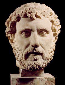Arte romana: busto do escarpador romano Antoninus Pius (138-161 d.C.) Paris, Museu do Louvre de Roman