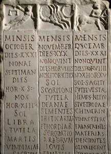 Arte romana: calendário dos Champs de Mars (campo marte) indicando os meses (Outubro, Novembro, Dezembro), os dias com as constelações e signos do zodíaco (Libra, Escorpião, Sagitário) e o trabalho agrícola correspondente. Século I a.C.-1s de Roman