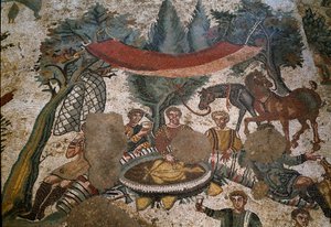 Arte romana: detalhe do mosaico "A pequena parte da caça" Caçadores descansam e almoçam em uma floresta. 315-350 D.C. Piazza Armerina, Villa Romana del Casale de Roman
