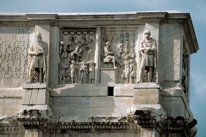 Arte romana: baixo relevo de mármore representando a distribuição de subsídios ao povo (esquerda) e a rendição de um líder bárbaro (direita). 312-315 AD. Arco de Constantino, Roma de Roman