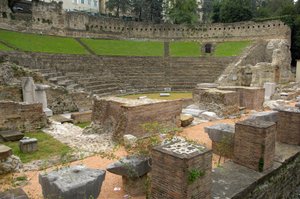 Arte romana: vista do teatro romano (1º AC), Trieste Itália (foto) de Roman