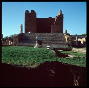 Arte romana: vista das ruínas da capital, sítio arqueológico de Óstia de Roman