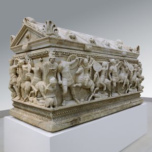 Sarcófago representando uma batalha entre soldados e amazonas, 140-170 DC (mármore) de Roman