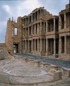 Palco do teatro romano, séc. II-3 de Roman