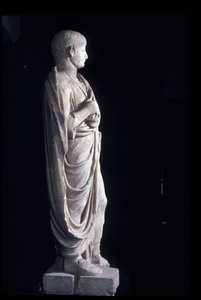 Estátua Togate do jovem Nero, c.50AD (mármore) de Roman