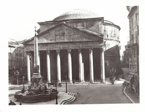 Vista do Panteão e do Obelisco Egípcio na Piazza della Rotunda de Roman