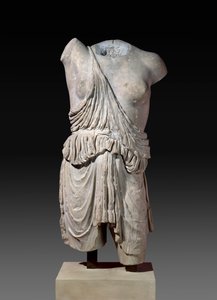 Uma cópia romana e amazônica de um bronze grego de c.430 a.C. (mármore) de Roman Roman