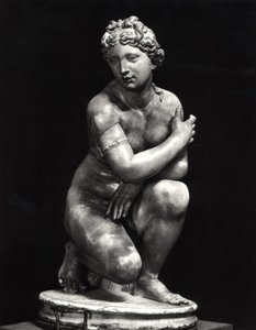 Vénus agachado, cópia de um original grego do século III a.C. (mármore) (foto a p/b) de Roman Roman