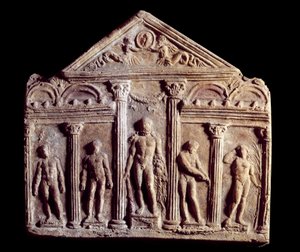 Placa decorativa em terracota chamada Campana que representa um templo com estátuas, incluindo a de Hércules, no centro. Roma Antiga. Paris, Museu do Louvre. de Roman Roman