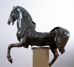 Cavalo (escultura em bronze depois de um original grego do século IV a.C.) de Roman Roman