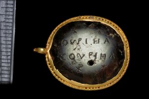 Pingente mágico, século 3 a 4 dC (ouro e heliotrópio) de Roman Roman