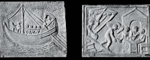Relevo representando um navio mercante (Museo Nazionale, Roma) e relevo representando a descarga de um navio (Museo Torlonia, Roma) Século III ou IV (pedra) (foto a p/b) de Roman Roman