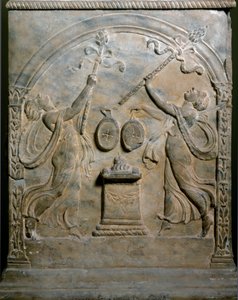 Arte romana: altar funerário representando dois menades dançantes. Relevo baixo. Roma, Museo Nazionale Romano de Roman Roman