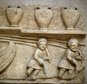 Arte romana: o transporte de um barco carregado com barris destinados ao comércio. Detalhe. Alívio de Cabrieres d