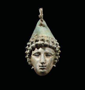O capacete Crosby Garrett, final do século I ao II DC (bronze) (ver também 871729-34, 482018 e 413093-94) de Roman Roman