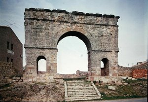 O Arco do Triunfo, séculos II-III (foto) de Roman Roman